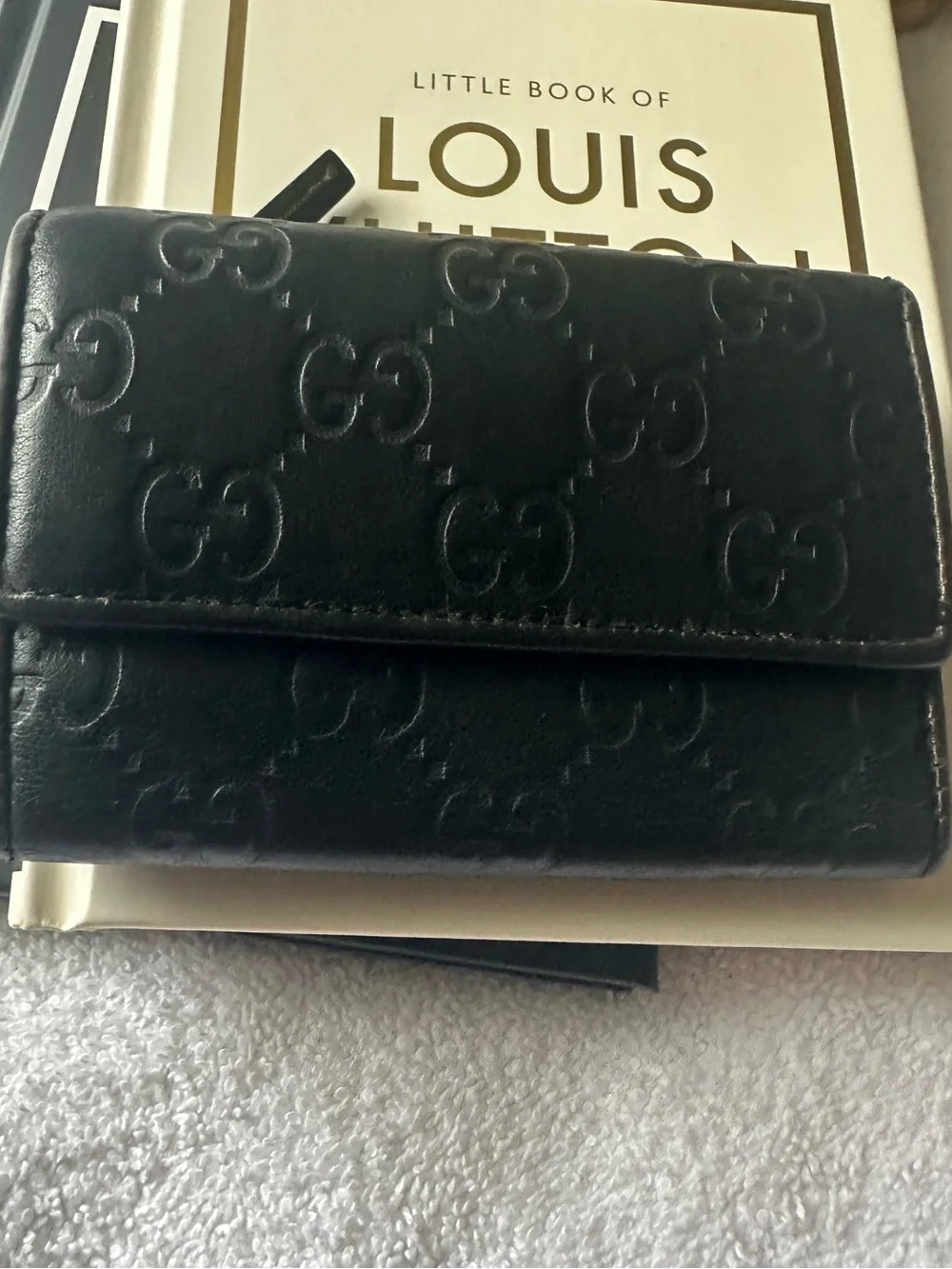 Authentic Gucci Guccissima Dark Brown Leather 6-Key Holder Wallet Coin Pouch